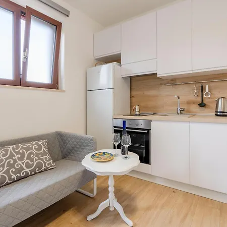 Ida's Garden With Parking Apartamento *