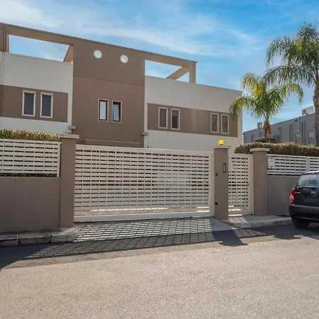 Apartamento Ida's Garden With Parking *